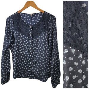 Guess Boho Top Medium Floral Lace Black White Satin lightweight Button Up